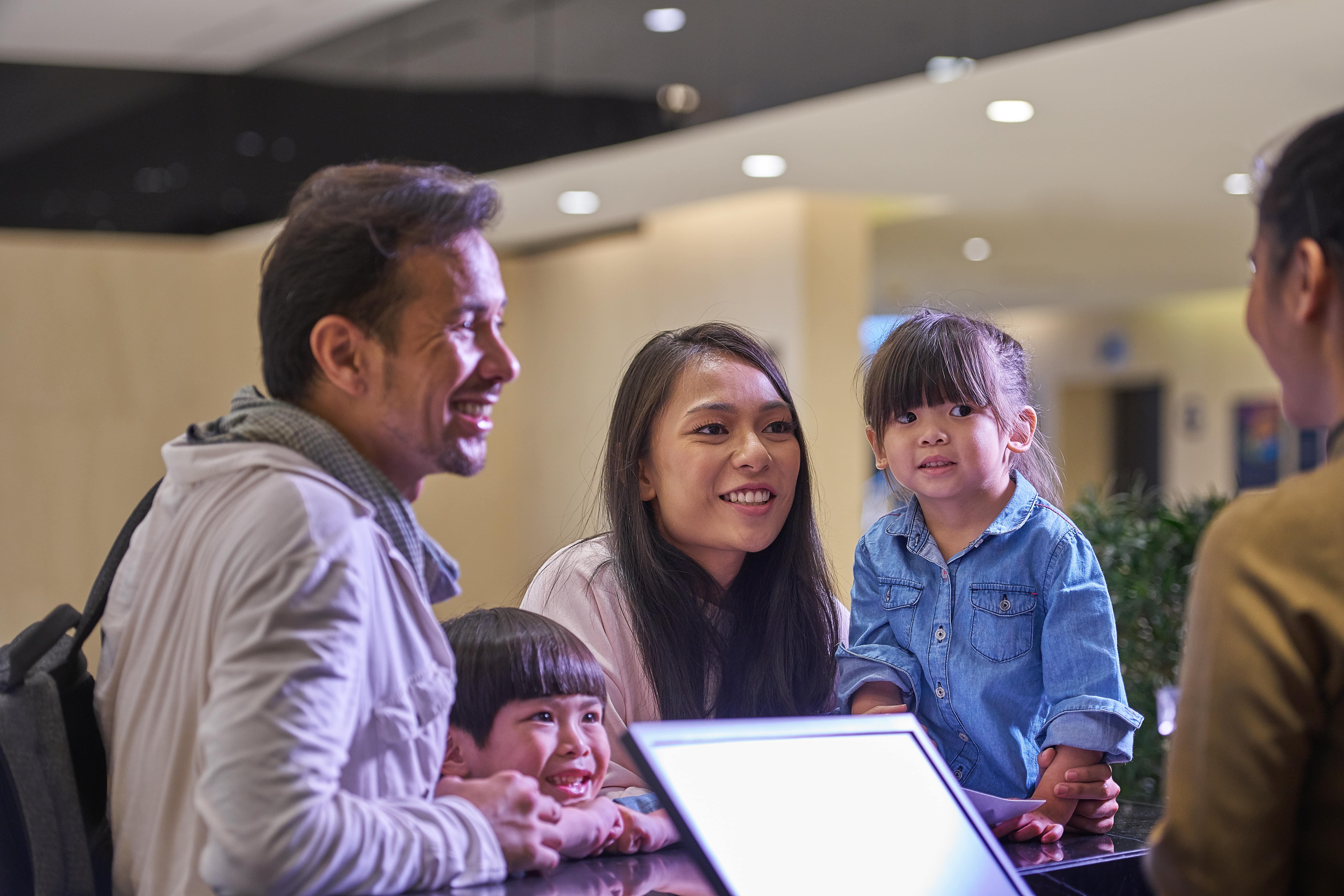 Grand Ion Delemen Hotel Resorts World Genting Esterno foto Family at the airport