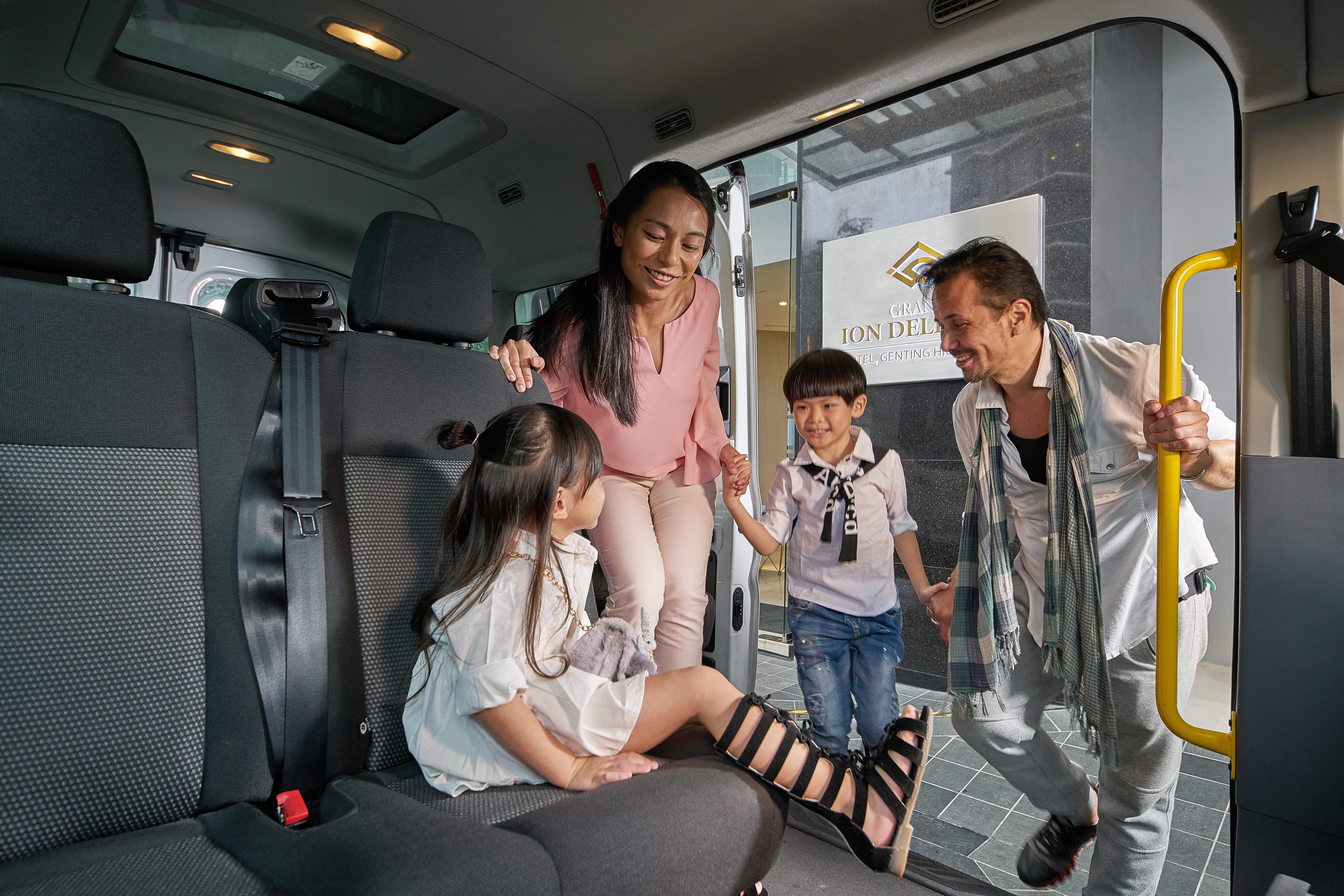 Grand Ion Delemen Hotel Resorts World Genting Esterno foto Family boarding the Lion's City