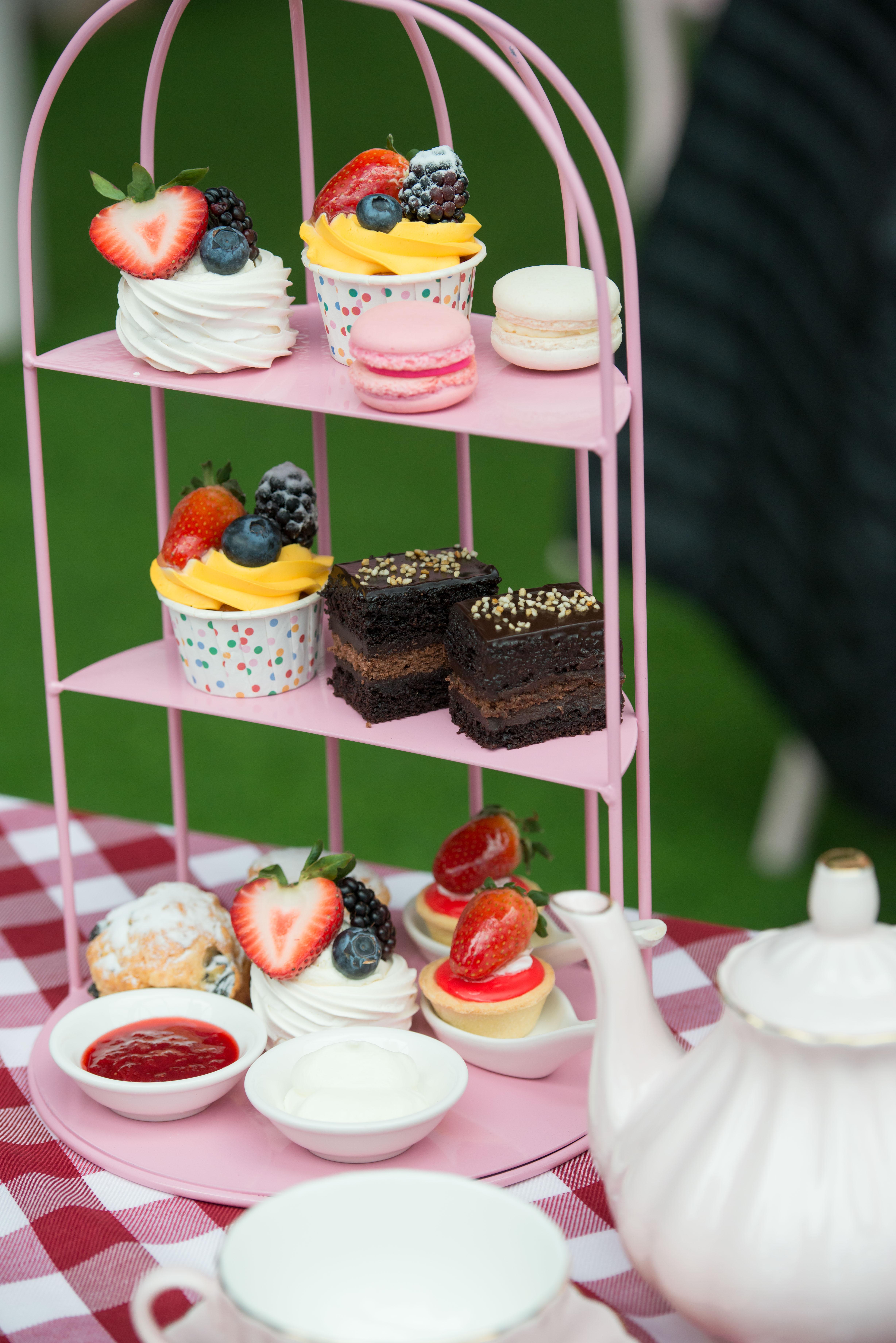 Grand Ion Delemen Hotel Resorts World Genting Esterno foto A selection of cakes