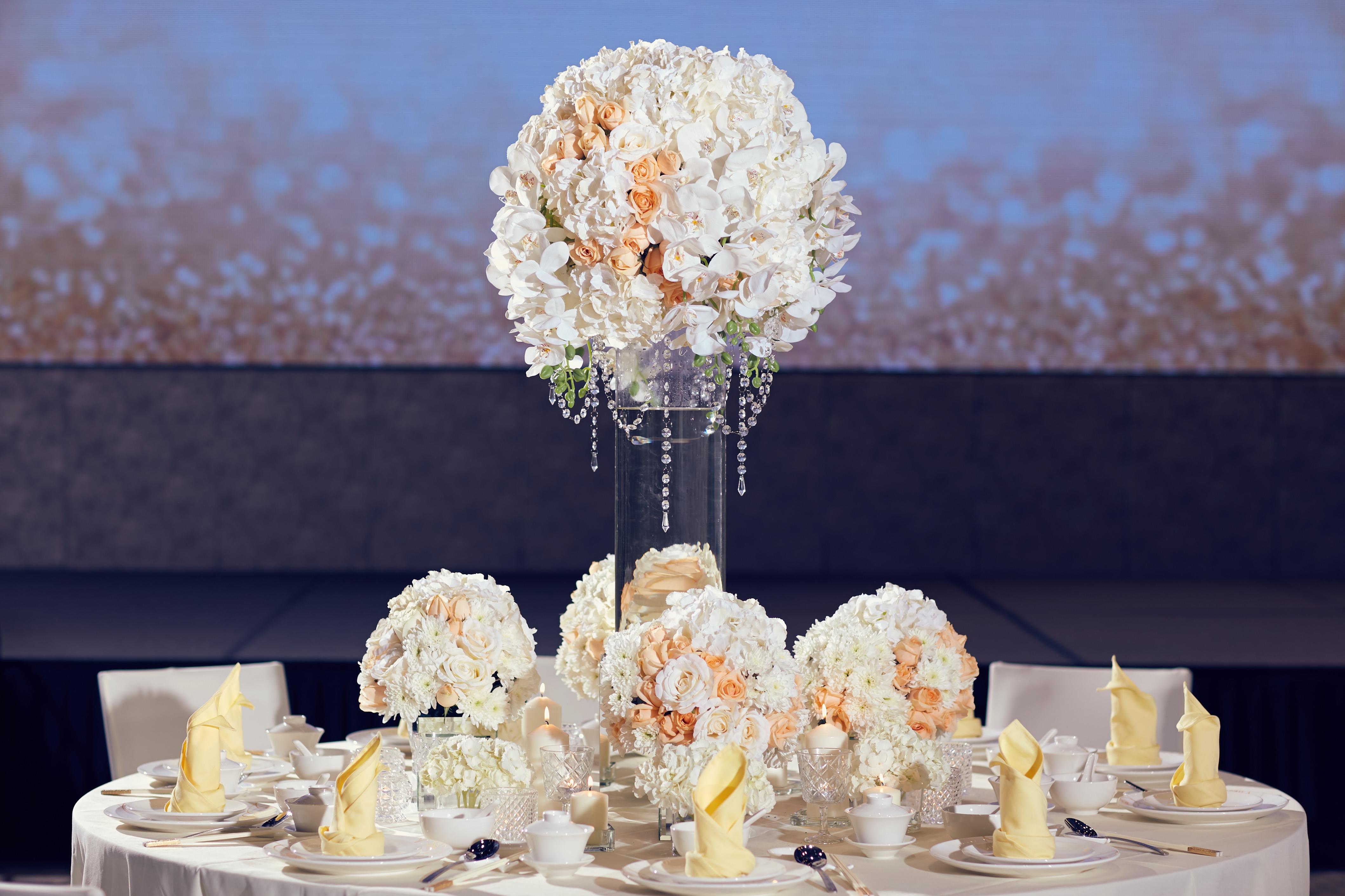 Grand Ion Delemen Hotel Resorts World Genting Esterno foto A table decorated with flowers